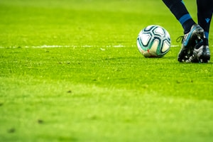 巴黎2-0马赛 姆巴佩双响 法甲榜首稳固 V体育